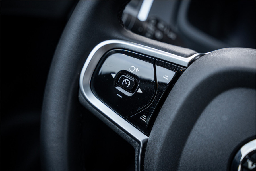 Volvo XC90 2.0 T8 Recharge AWD Ultimate Dark 7p. - Panorama | H&K | Memory | Elek. Trekhaak | 360 Camera