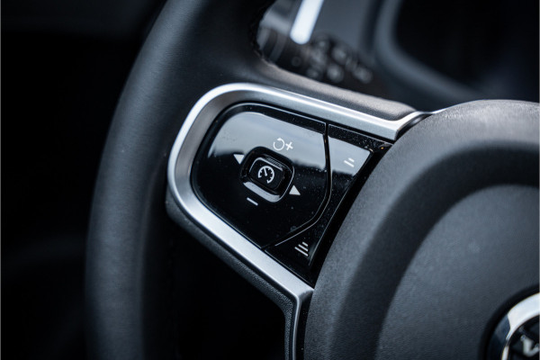 Volvo XC90 2.0 T8 Recharge AWD Ultimate Dark 7p. - Panorama | H&K | Memory | Elek. Trekhaak | 360 Camera