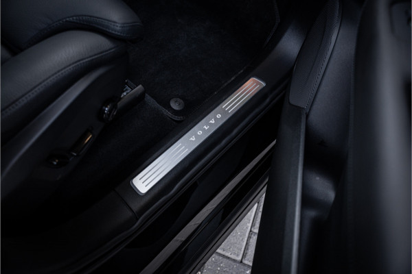 Volvo XC90 2.0 T8 Recharge AWD Ultimate Dark 7p. - Panorama | H&K | Memory | Elek. Trekhaak | 360 Camera