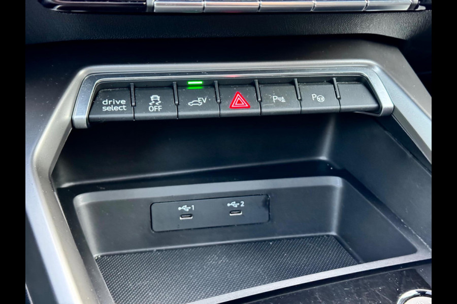 Audi A3 Sportback 40 TFSI e Edition RS zetels/B&O/Pano/Matrix