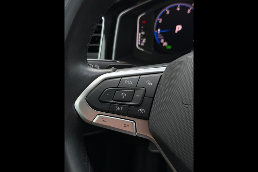 Volkswagen Taigo 1.0 TSI 2x R-Line Camera CarPlay