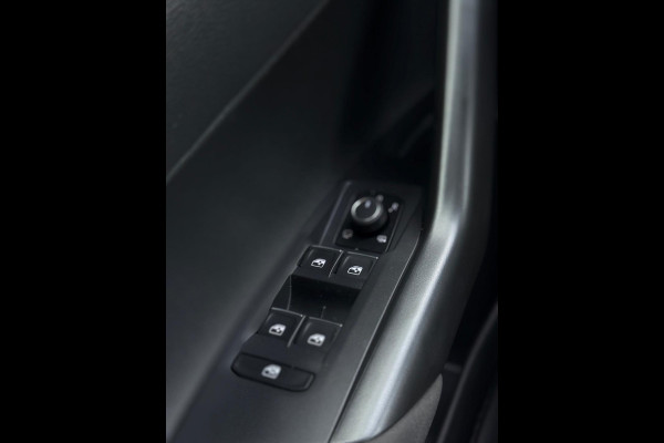 Volkswagen Taigo 1.0 TSI 2x R-Line Camera CarPlay