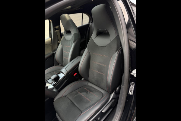 Mercedes-Benz A-Klasse 250 e AMG Line Panorama Camera CarPlay