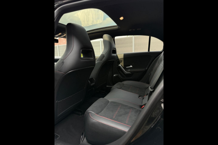 Mercedes-Benz A-Klasse 250 e AMG Line Panorama Camera CarPlay