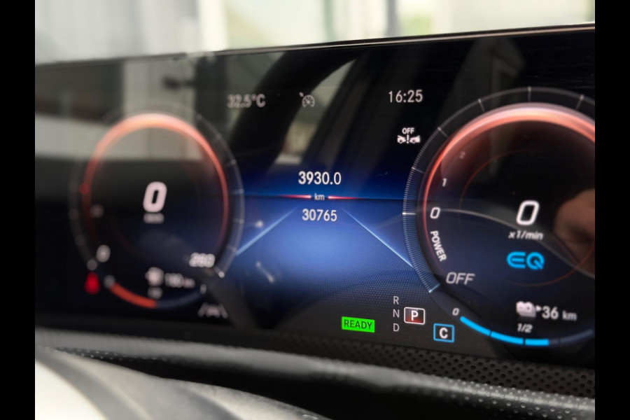 Mercedes-Benz A-Klasse 250 e AMG Line Panorama Camera CarPlay