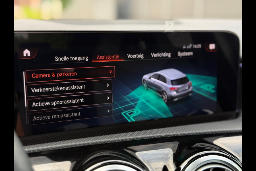 Mercedes-Benz A-Klasse 250 e AMG Line Panorama Camera CarPlay