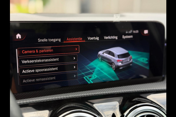 Mercedes-Benz A-Klasse 250 e AMG Line Panorama Camera CarPlay
