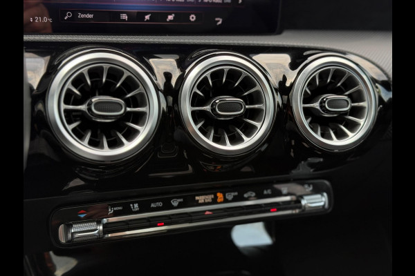 Mercedes-Benz A-Klasse 250 e AMG Line Panorama Camera CarPlay