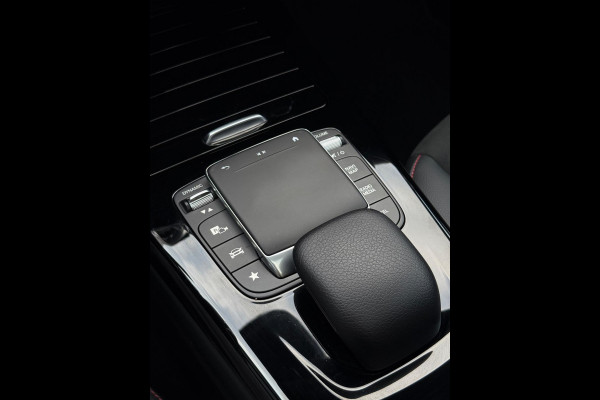 Mercedes-Benz A-Klasse 250 e AMG Line Panorama Camera CarPlay