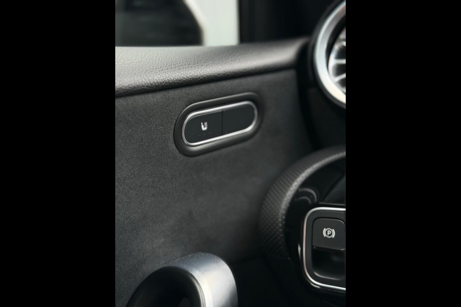 Mercedes-Benz A-Klasse 250 e AMG Line Panorama Camera CarPlay