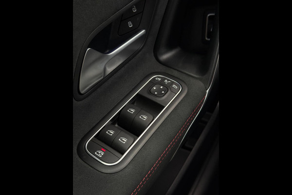 Mercedes-Benz A-Klasse 250 e AMG Line Panorama Camera CarPlay