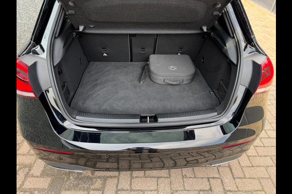 Mercedes-Benz A-Klasse 250 e AMG Line Panorama Camera CarPlay