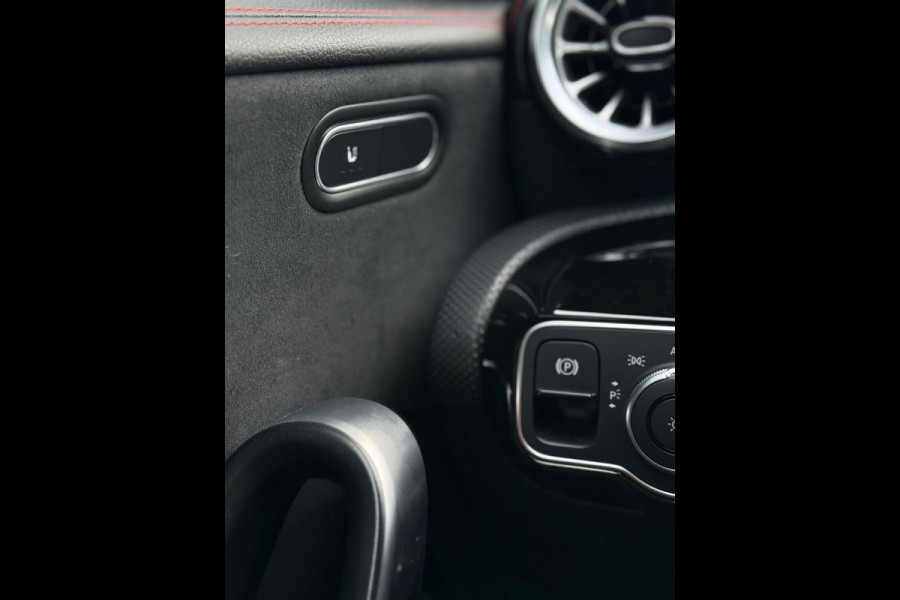 Mercedes-Benz CLA-Klasse 250e Shooting Brake AMG Pakket Camera CarPlay