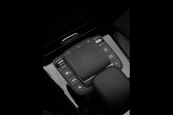Mercedes-Benz CLA-Klasse 250e Shooting Brake AMG Pakket Camera CarPlay
