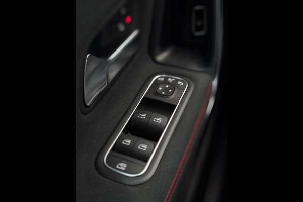Mercedes-Benz CLA-Klasse 250e Shooting Brake AMG Pakket Camera CarPlay