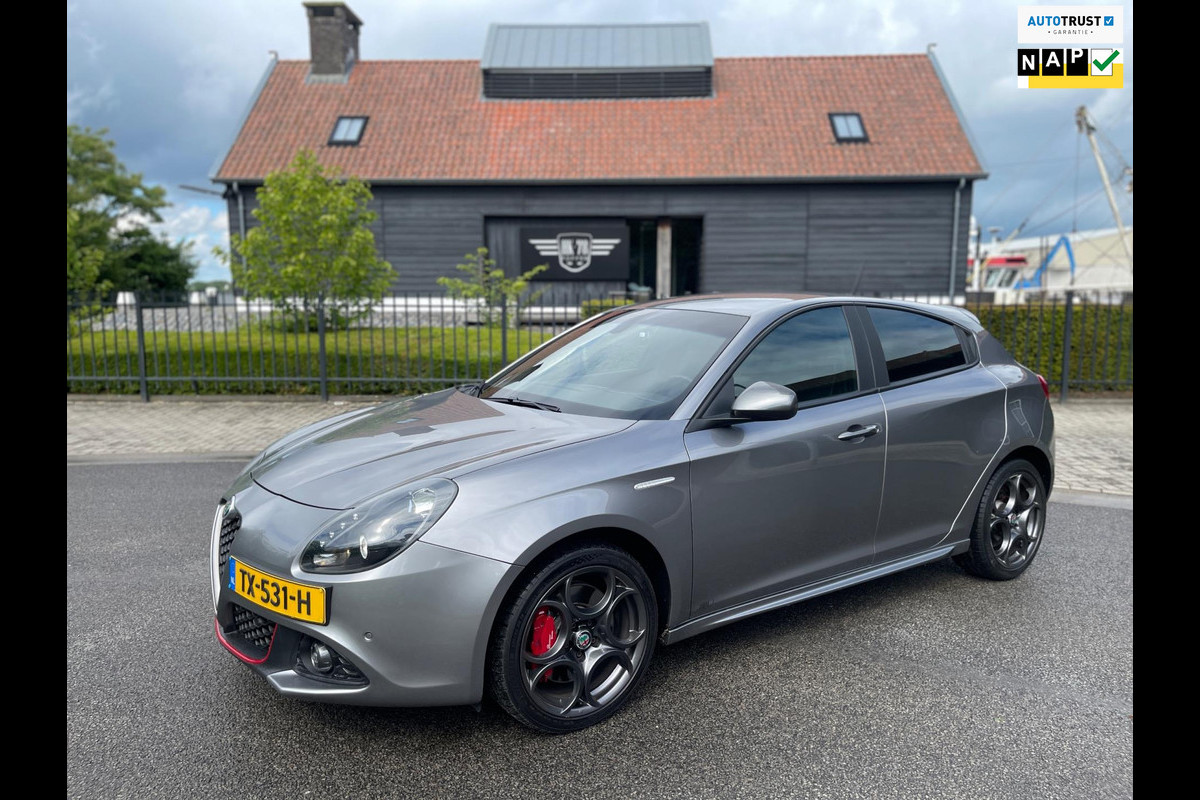 Alfa Romeo Giulietta 1.4 Turbo 170PK MultiAir Super Automaat Leer Navi Led-Xenon Alfa Romeo Giulietta 1.4 Turbo 170PK MultiAir Super Automaat Leer Navi Led-Xenon