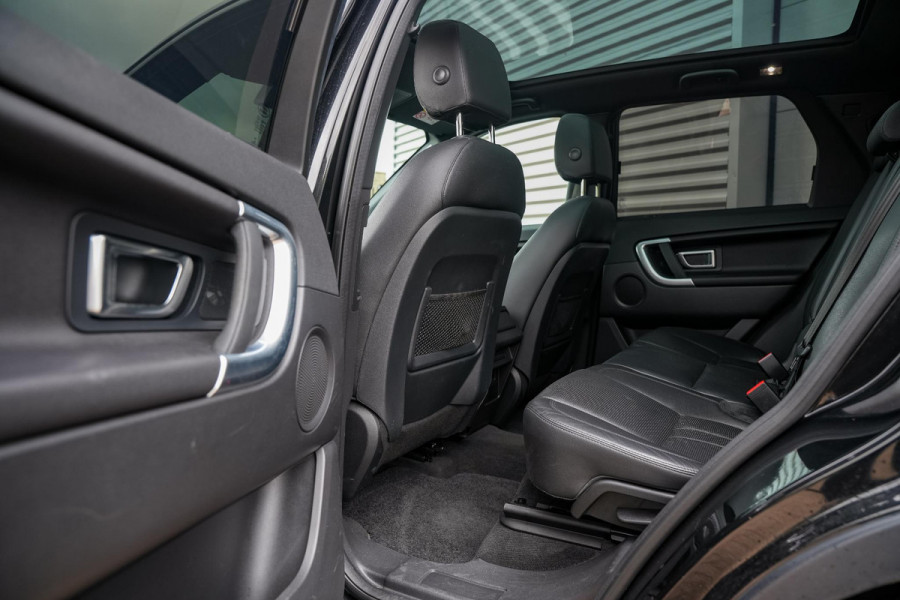 Land Rover Discovery Sport 2.0 eD4 SE Panoramadak Leer Stoelverw. Navigatie Xenon Trekhaak 18''LM