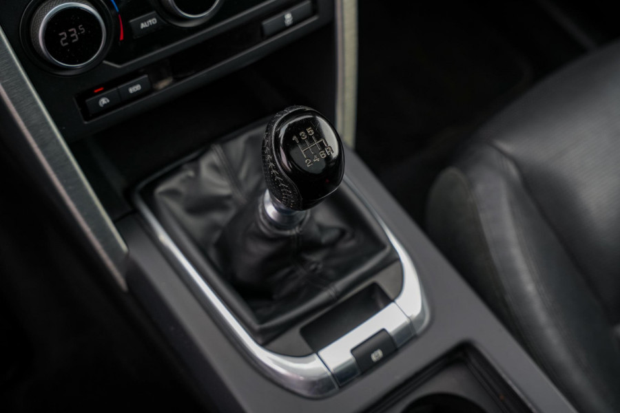 Land Rover Discovery Sport 2.0 eD4 SE Panoramadak Leer Stoelverw. Navigatie Xenon Trekhaak 18''LM