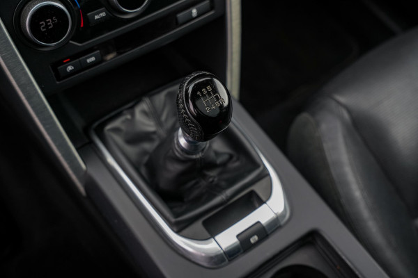 Land Rover Discovery Sport 2.0 eD4 SE Panoramadak Leer Stoelverw. Navigatie Xenon Trekhaak 18''LM