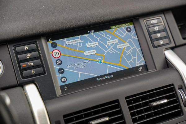 Land Rover Discovery Sport 2.0 eD4 SE Panoramadak Leer Stoelverw. Navigatie Xenon Trekhaak 18''LM