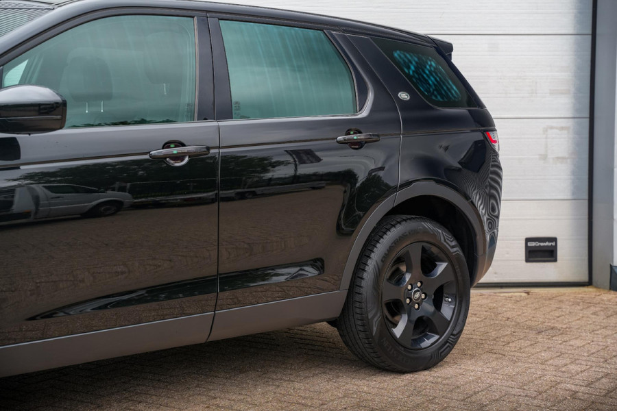 Land Rover Discovery Sport 2.0 eD4 SE Panoramadak Leer Stoelverw. Navigatie Xenon Trekhaak 18''LM