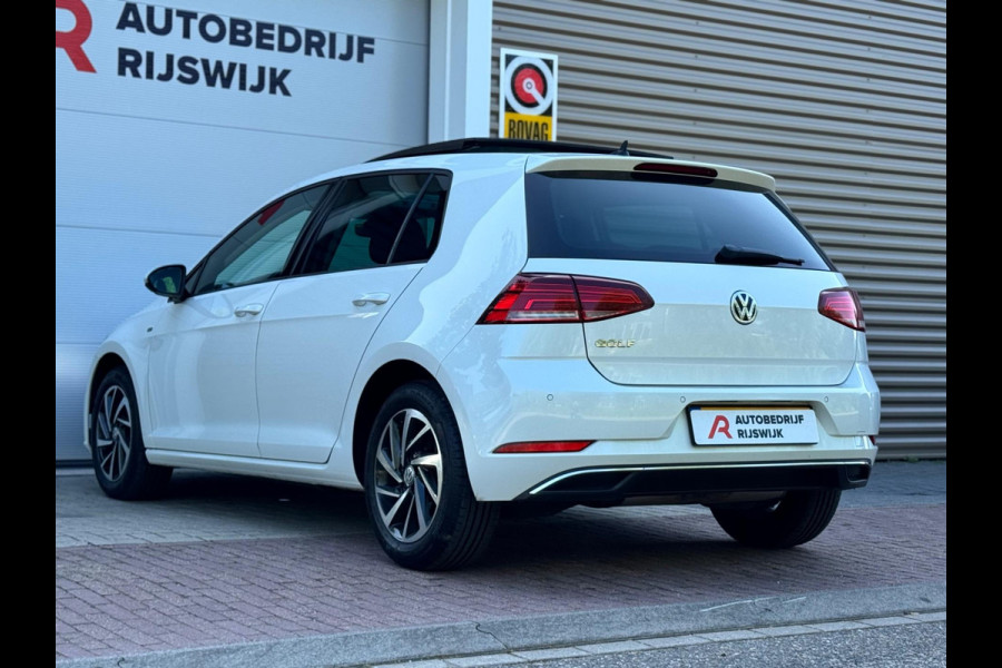 Volkswagen Golf 1.4 TSI Highline Business R Pano/Navi