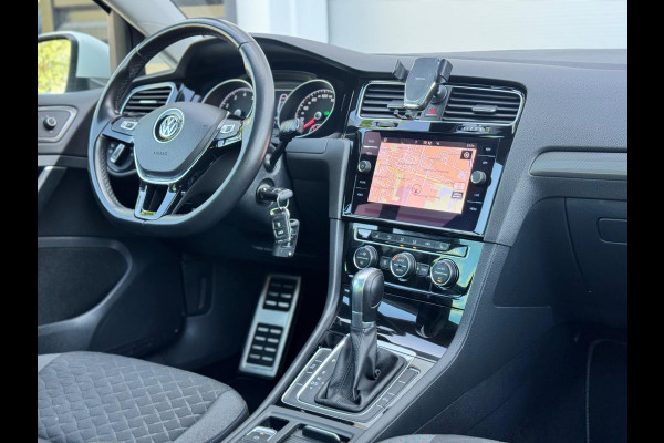 Volkswagen Golf 1.4 TSI Highline Business R Pano/Navi