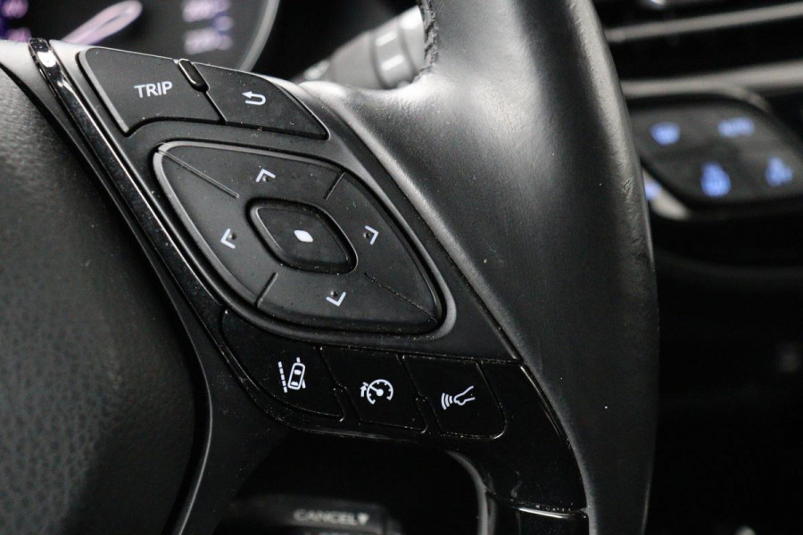 Toyota C-HR 1.8 Hybrid Dynamic | Stoel & stuurverwarming | Adaptive cruise | Camera | Navigatie | Climate control | Keyless