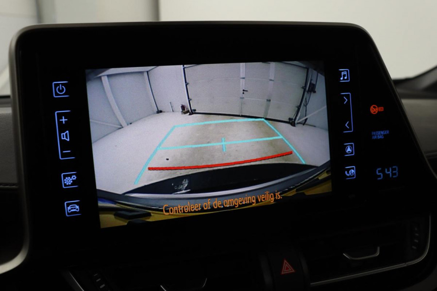 Toyota C-HR 1.8 Hybrid Dynamic | Stoel & stuurverwarming | Adaptive cruise | Camera | Navigatie | Climate control | Keyless
