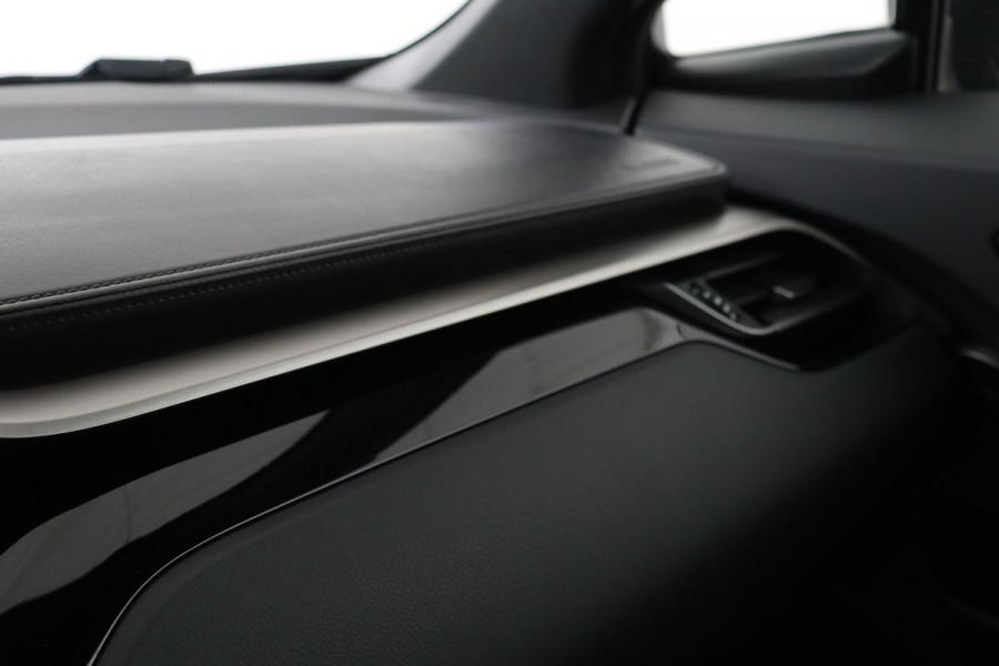 Toyota C-HR 1.8 Hybrid Dynamic | Stoel & stuurverwarming | Adaptive cruise | Camera | Navigatie | Climate control | Keyless