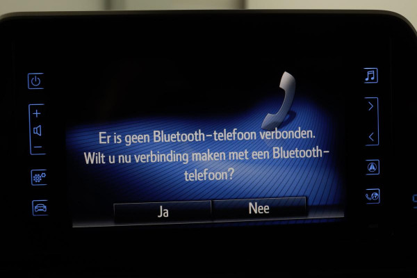 Toyota C-HR 1.8 Hybrid Dynamic | Stoel & stuurverwarming | Adaptive cruise | Camera | Navigatie | Climate control | Keyless
