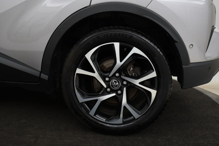 Toyota C-HR 1.8 Hybrid Dynamic | Stoel & stuurverwarming | Adaptive cruise | Camera | Navigatie | Climate control | Keyless