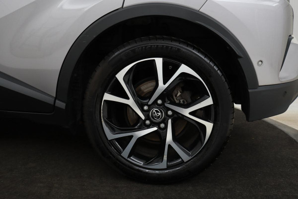 Toyota C-HR 1.8 Hybrid Dynamic | Stoel & stuurverwarming | Adaptive cruise | Camera | Navigatie | Climate control | Keyless