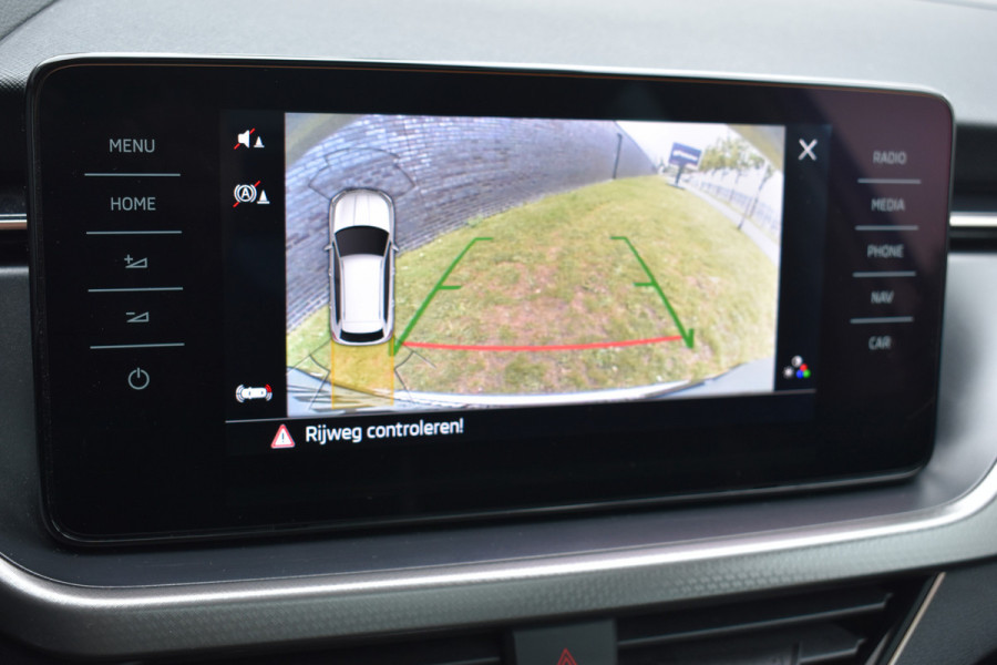 Škoda Kamiq 1.5 TSI ACT Business Edition Pano Navi Led