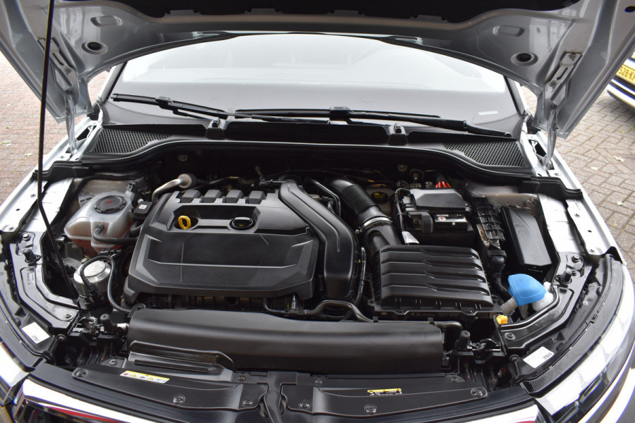 Škoda Kamiq 1.5 TSI ACT Business Edition Pano Navi Led