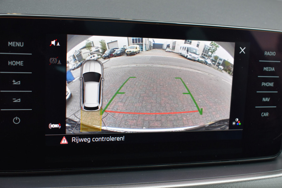 Škoda Kamiq 1.5 TSI ACT Business Edition Pano Navi Led