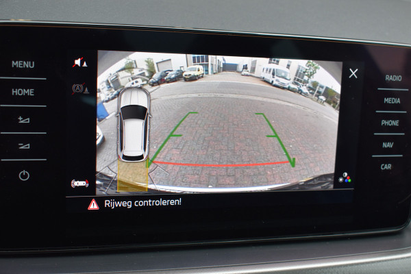 Škoda Kamiq 1.5 TSI ACT Business Edition Pano Navi Led