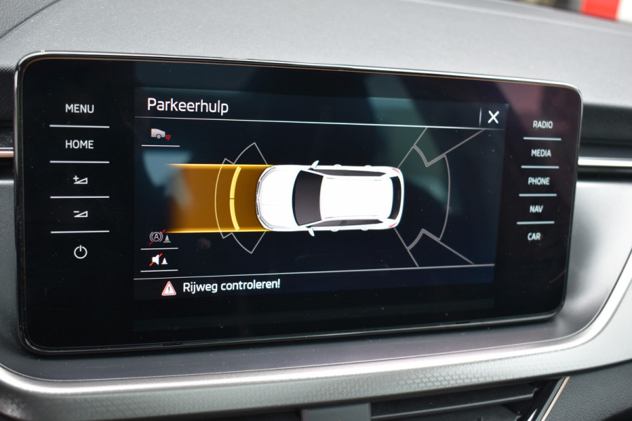 Škoda Kamiq 1.5 TSI ACT Business Edition Pano Navi Led
