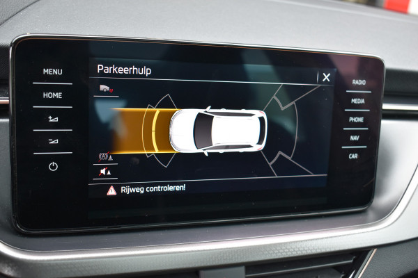 Škoda Kamiq 1.5 TSI ACT Business Edition Pano Navi Led