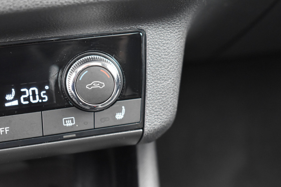Škoda Kamiq 1.5 TSI ACT Business Edition Pano Navi Led