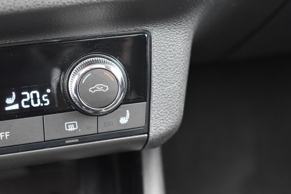 Škoda Kamiq 1.5 TSI ACT Business Edition Pano Navi Led