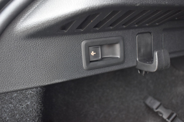 Škoda Kamiq 1.5 TSI ACT Business Edition Pano Navi Led