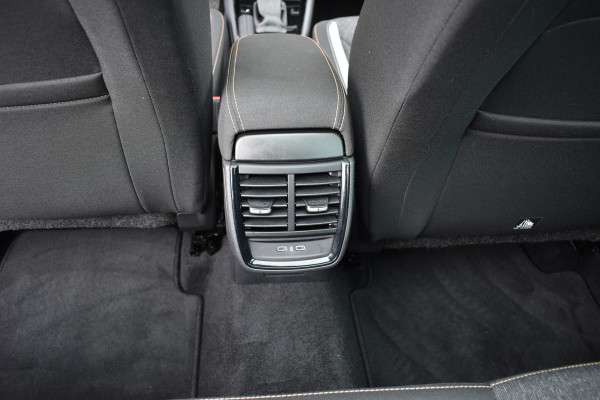 Škoda Kamiq 1.5 TSI ACT Business Edition Pano Navi Led