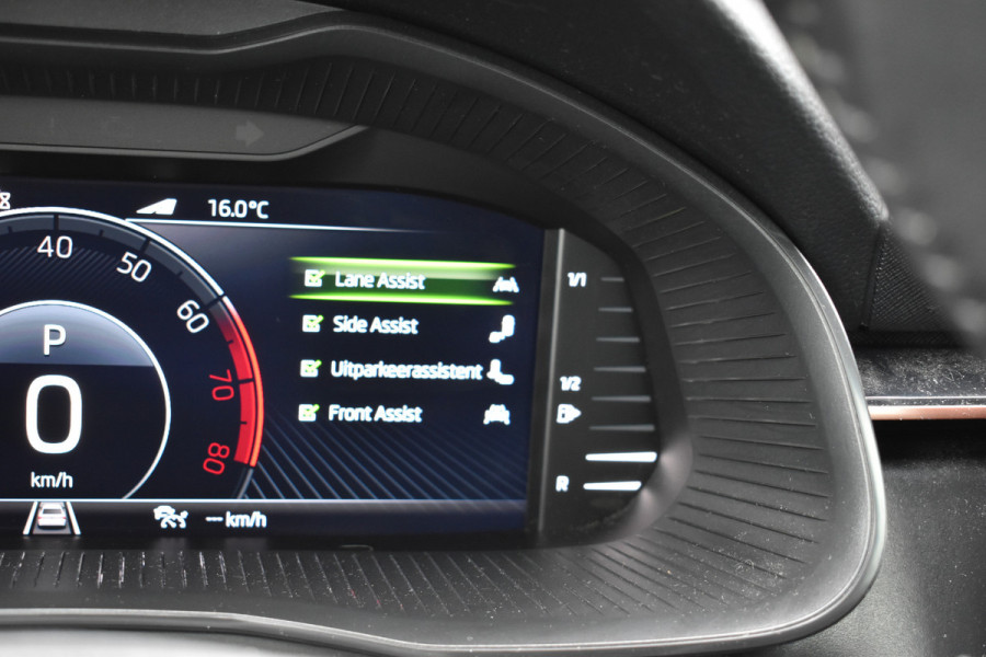 Škoda Kamiq 1.5 TSI ACT Business Edition Pano Navi Led