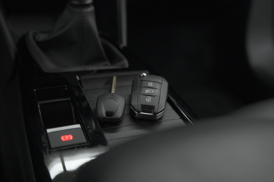 Citroën C4 PureTech 130 Feel Pack | Camera | Head-Up Display | Navigatie | Parkeersensoren