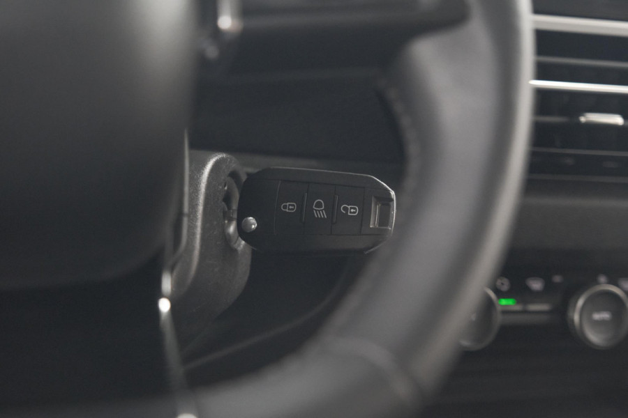 Citroën C4 PureTech 130 Feel Pack | Camera | Head-Up Display | Navigatie | Parkeersensoren