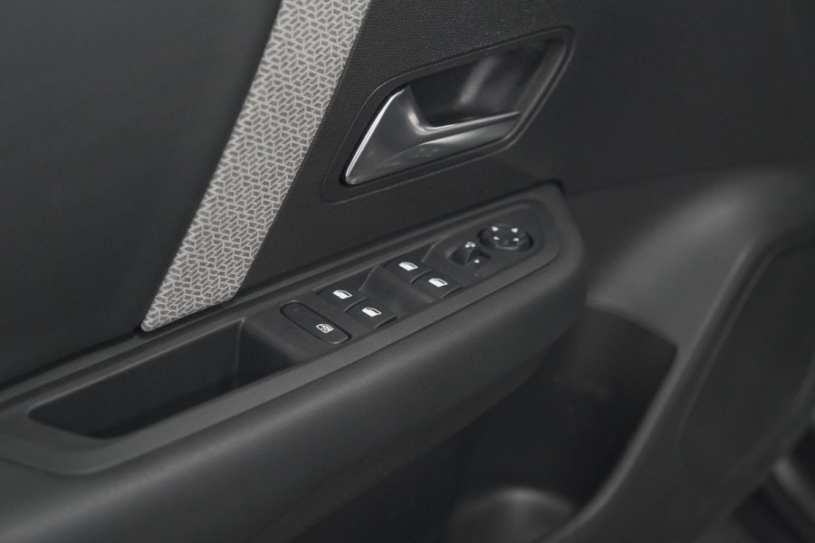 Citroën C4 PureTech 130 Feel Pack | Camera | Head-Up Display | Navigatie | Parkeersensoren