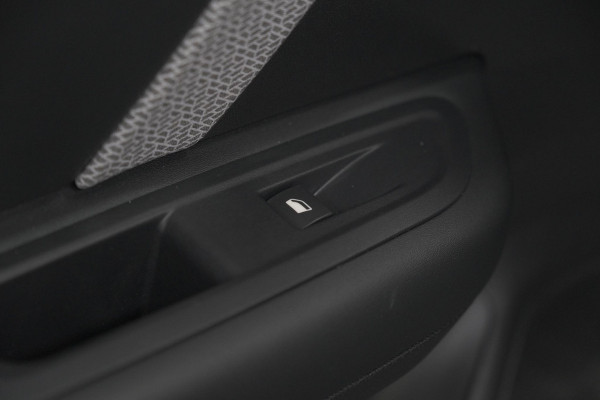 Citroën C4 PureTech 130 Feel Pack | Camera | Head-Up Display | Navigatie | Parkeersensoren