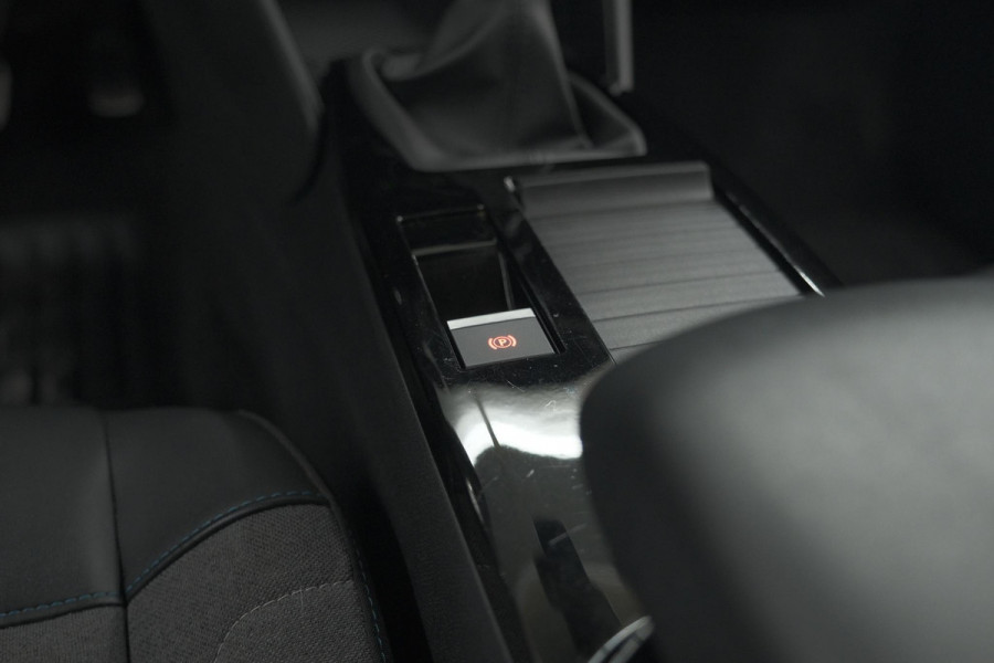 Citroën C4 PureTech 130 Feel Pack | Camera | Head-Up Display | Navigatie | Parkeersensoren