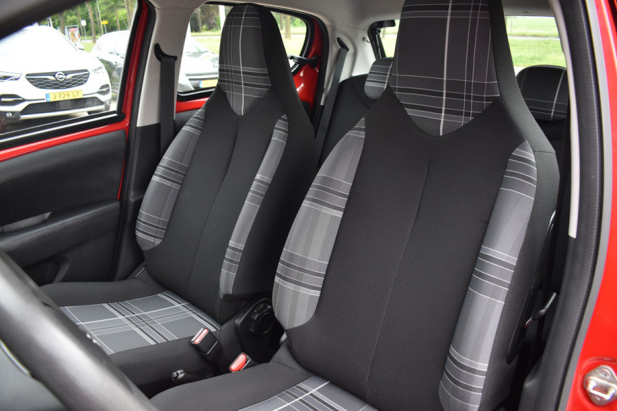 Peugeot 108 1.0 e-VTi Active 5-drs / Airco / El. ramen / Centr.vergr. / Mistlampen